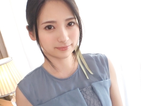 【清楚ビッチな美少女の性欲】 白い肌に美乳が揺れる！ 野生の本能でチ○ポを求め、激しく突かれて絶頂しまくり♡