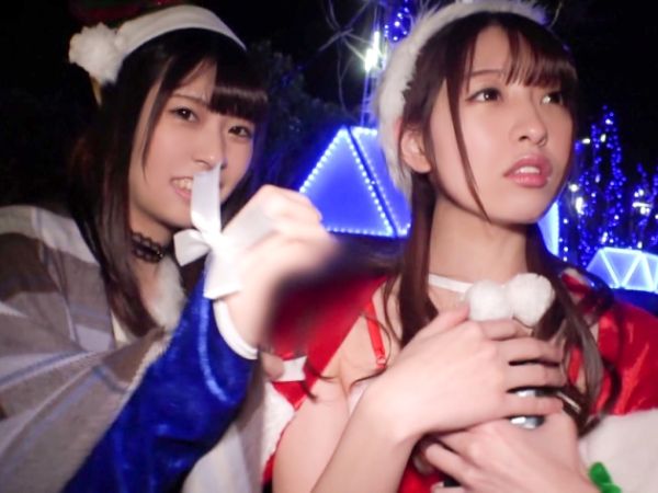 【サンタコス素人二人組をクリスマスナンパ】『やだ…酔ってるのに…』お酒でほろ酔いのサンタガールたち！キスでエロスイッチが入って、手マンで大洪水！恥じらう姿が可愛すぎるのに、濡れまくるオマンコがエロすぎる夜！♡
