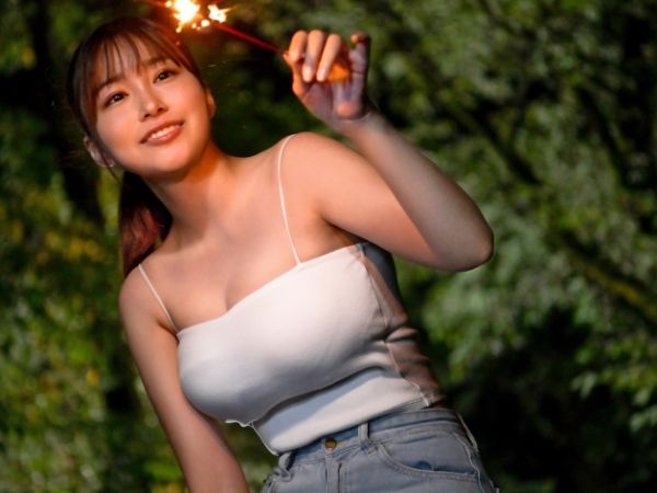 【田舎で禁断の同棲】『こんなの初めて…』東京から田舎に引っ越した巨乳女子が、見知らぬ男とひと夏の危険な関係に！ワンルームで繰り広げられる濃厚な肉体関係♡