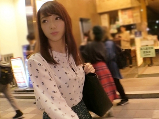 【街角ナンパ】美脚スレンダー美女をゲット！細身のカラダをバックで激しく突かれ、感じまくる姿に超興奮！！