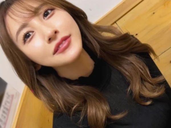 【同窓会NTR】「久しぶりすぎて…」学生時代の同級生と再会し、エロ下着で誘惑する美熟女人妻！ご無沙汰オマンコに昔の同級生チンポがズッポリ！不倫の快感に溺���る人妻の淫乱セックス！♡