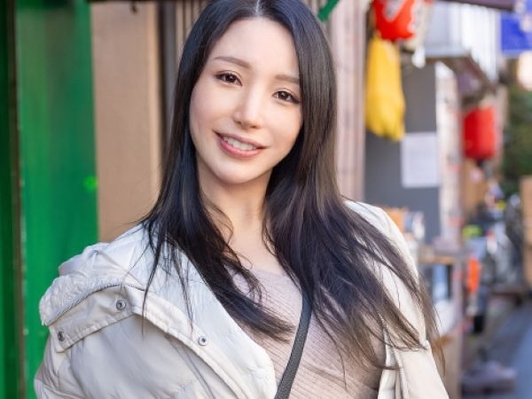 【美熟女社長夫人】40代とは思えない美巨乳ボディの奥様、欲求不満で他人チンポに依存！旦那以外の男との不倫ハメ撮りで、抑えきれない淫乱本性むき出し！エロすぎる性交に悶絶必至！♡