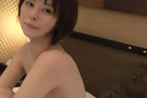 【微乳お姉さんの誘惑】『小さくたってエロいんだから♡』控えめバストが超敏感！密着セックスで感じまくり、小さなおっぱいを揺らしてイキまくる！