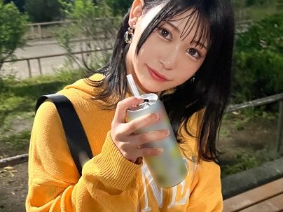 【美巨乳バニーちゃんの乱れっぷり】21歳のエロカワ娘がおじさんチンポにメロメロ♥ 関西弁で喘ぎまくり、乱交セックスでイキまくる！性欲全開の淫乱プレイに悶絶必至！♡