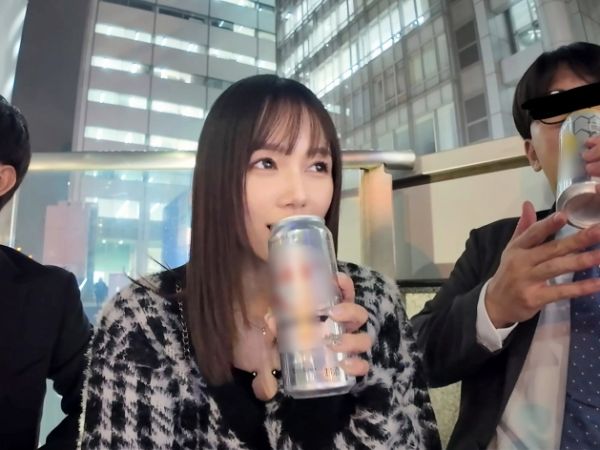 【美巨乳美女の逆ナン大冒険】『私とエッチしよ♡』街で見つけた男を誘惑！3Pでチンポを貪り、精子を搾り取るドスケベ美女の逆ナンパSEX！！