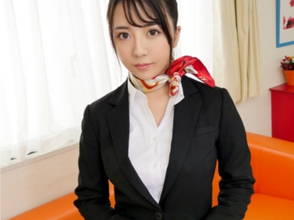 【美脚CAの淫らな誘惑】制服の下はエロいお姉さん！顔面騎乗位でクンニされ、濡れ濡れおマンコが肉棒を欲しがる！ガン突きピストンで絶頂迎えちゃう！♡