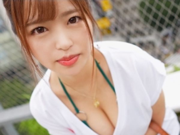 【敏感巨乳美女の即イキSEX】「ダメ、もうイッちゃう…♡」生チンポ挿入で即絶頂！公共トイレでフェラ奉仕、ホテルではパイズリ＆騎乗位で男を翻弄する淫乱美女！