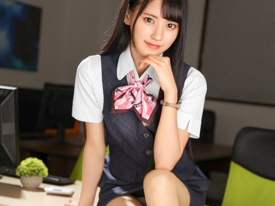 【OLの秘め事】エチエチすぎるスーツ姿の働く美女！スレンダーなボディをビンビンのデカチンで激しく突きまくり、オフィスで大興奮のセックス！！♡