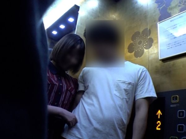 【盗撮カップル】現役JDの美男美女ペアをホテルまで追跡！ちっぱい美乳と秘部を激写！プライベートSEXを完全盗撮した衝撃映像！