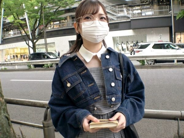 【知的な眼鏡お姉さん】『奥はダメ…感じすぎちゃう…』書店員の色白スレンダー美女が敏感ボディを震わせて連続イキ！メガネの奥の淫乱な表情がたまらない！エロすぎる喘ぎ声にメロメロ♡